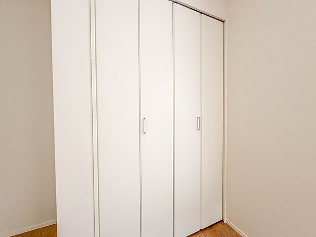 1号棟【収納】各部屋を最大限に広く使って頂ける様、全居住スペースに収納付。プライベートルームはゆったりと快適に。