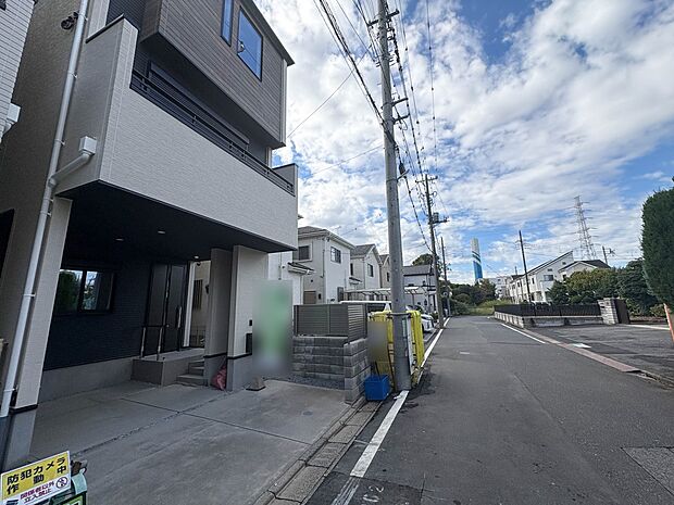 1号棟【前面道路6ｍ】車の通行が少ないので、静かな住環境を維持することができます。