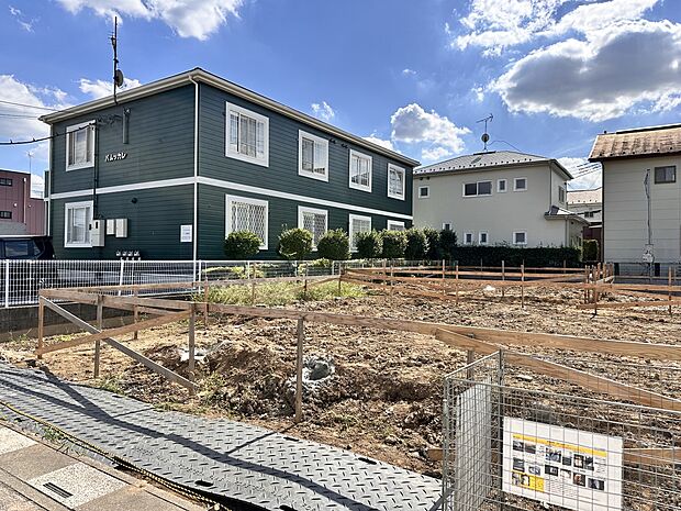 【現地・外観】住む人を映し出す洗練された佇まいは、いつまでも輝き続けながらいつしか街の風景に溶け込んでいきます。