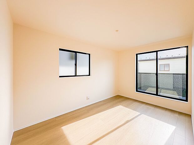 【洋室7.25帖】充実した生活は伸びやかな居室空間から始まります。快適に・伸びやかに。心の潤いを求める方々へ。