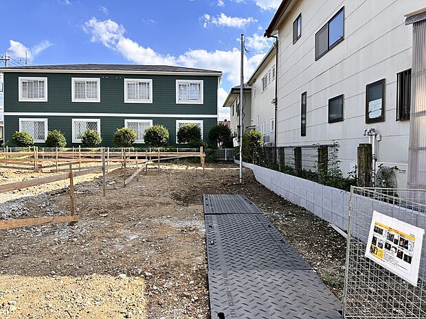 【現地・外観】太陽に愛された邸は、陽当り・通風に優れた魅力的で快適さを追求した邸宅でした。ここに住むからこそ意味がある。そんな特別感に浸りながら、毎日を愉しんでいただきたいです。