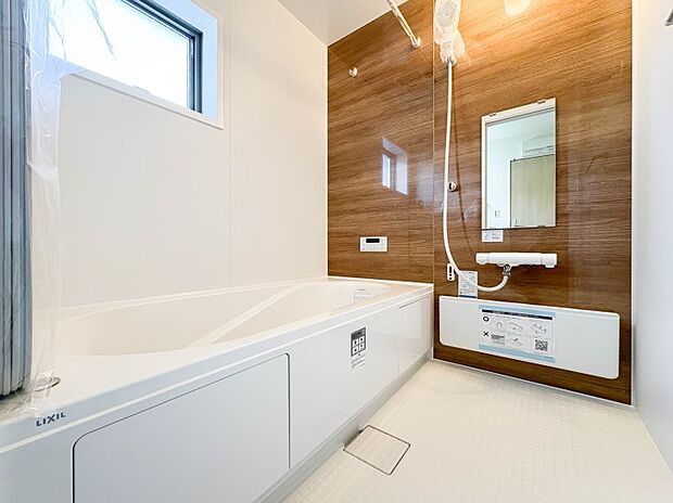 【浴室】一日の疲れを癒してくれるお風呂空間。使いやすさと上質な質感を両立して、単なる習慣から特別な時間に変わるはず。