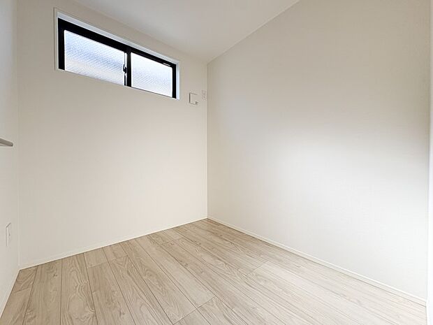 【洋室】自然素材の温もりと統一感で、心落ち着く、リラックスできる空間へ。