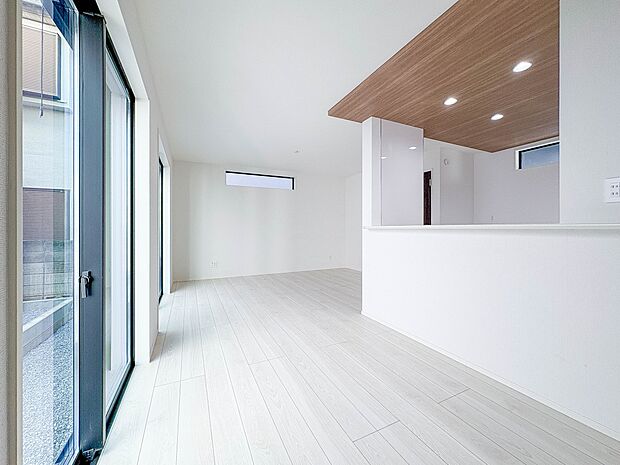 1号棟【16.37帖＋南庭】こちらの物件が少しでも気になるようでしたら、お気軽にお問合せください。人生でいちばん大きなお買い物ですので、ゆっくりご見学ください。ネット上の画像と実際の見学では…