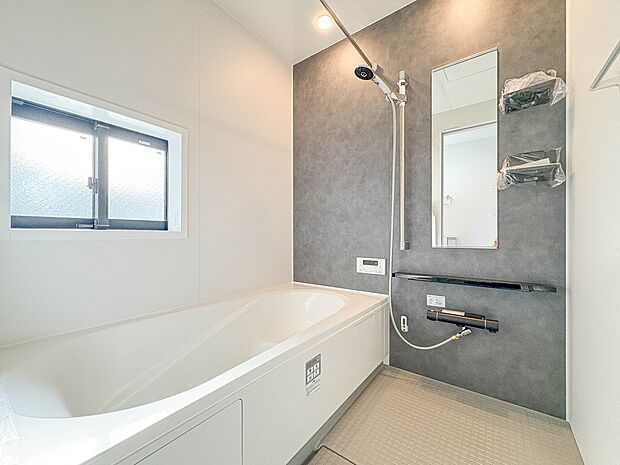 1号棟【浴室】一日の疲れを癒してくれるお風呂空間。使いやすさと上質な質感を両立して、単なる習慣から特別な時間に変わるはず。