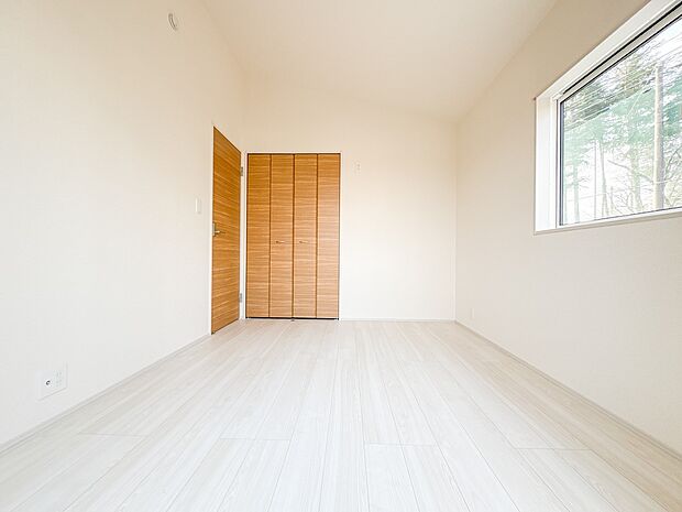 【寝室5.25帖】充実した生活は伸びやかな居室空間から始まります。快適に・伸びやかに。心の潤いを求める方々へ。