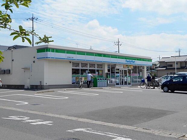 コンビニ 1100m ファミリーマート 上尾中妻五丁目店 (【ファミリーマート 上尾中妻五丁目店】 徒歩15分)