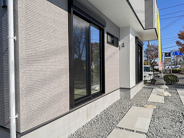 【庭】プランター等をおいてガーデニングが楽しめます。