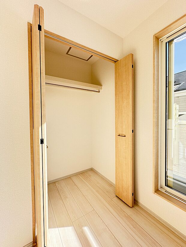 【収納】各部屋を最大限に広く使って頂ける様、全居住スペースに収納付。プライベートルームはゆったりと快適に。