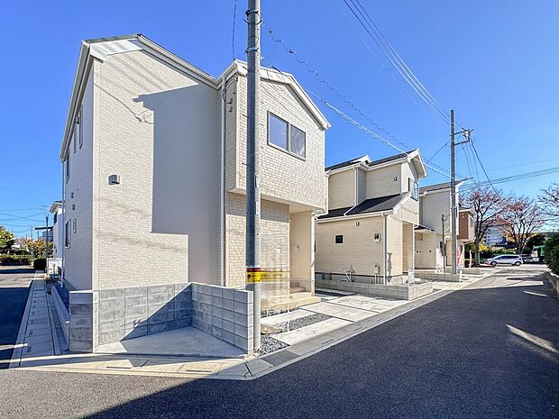 【前面道路】車の通行が少ないので、静かな住環境を維持することができます。