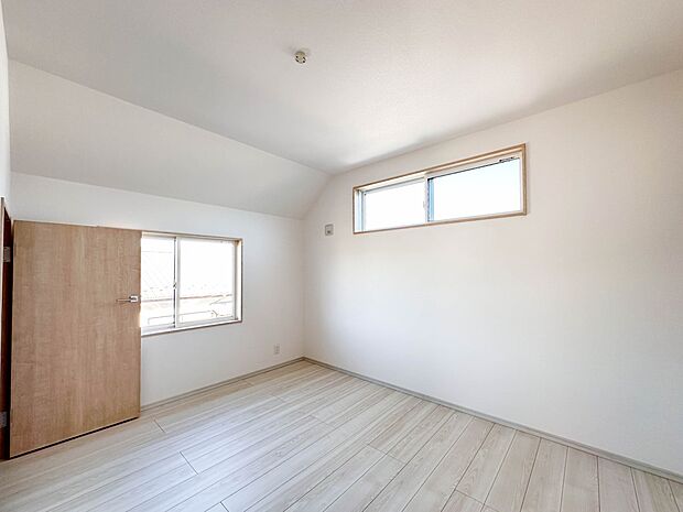 充実した生活は伸びやかな居室空間から始まります。快適に・伸びやかに。心の潤いを求める方々へ。