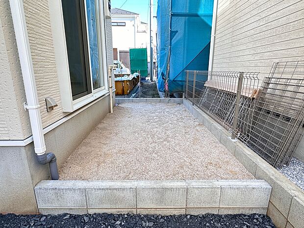 【庭】プランター等をおいてガーデニングが楽しめます。