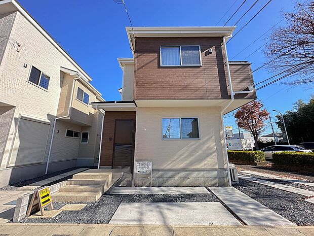 【外観】家族の温かさと陽光の暖かさ、楽しい毎日と明るい未来を予感させる「空間が織り成すひとつ先の住み心地」を演出します。