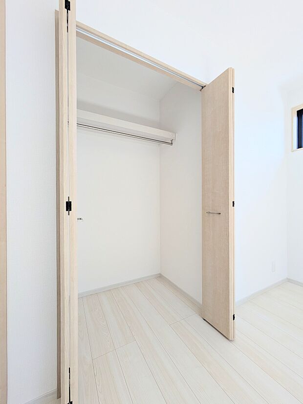 こちらの物件が少しでも気になるようでしたら、お気軽にお問合せください。人生でいちばん大きなお買い物ですので、ゆっくりご見学ください。ネット上の画像と実際の見学では、リアル感がまるで違います。…