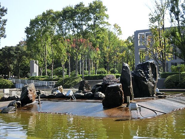 公園 400m 北浦和公園(北浦和駅徒歩2分にある、近代美術館・音楽噴水・彫刻広場などのアートをテーマにしている個性的な公園です。見どころとしては、音楽噴水が、2時間ごとに多彩な音楽に合わせ…