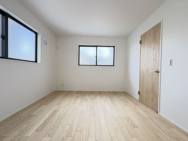 【1号棟 2階洋室7.15帖】WIC 大型収納のある洋室・全室2方位採光  