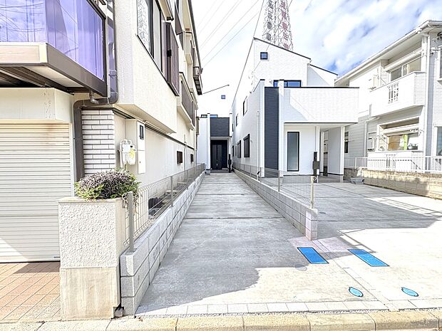 【駐車場】縦列2台駐車可・有効幅員2.5ｍ（敷地間口2.7ｍ）交通量少ない公道6ｍ、車庫入れも安心