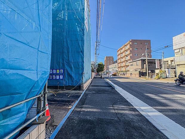 【前面道路14.95m】家の良し悪しだけでなく周辺環境も重要なポイント。