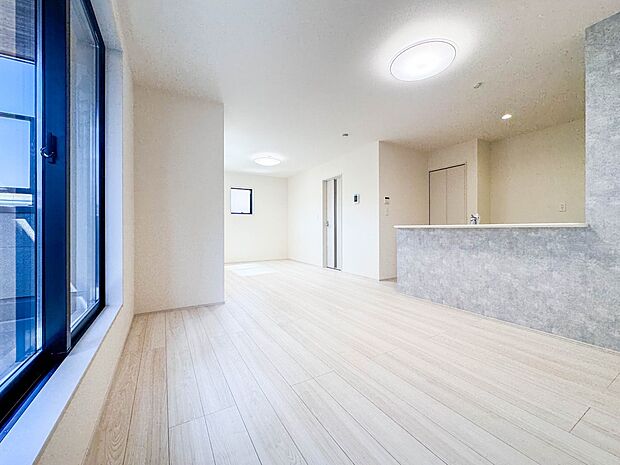 4号棟【LDK17.75帖】料理をしながら、後片付けをしながら二人で会話を楽しみたい空間。