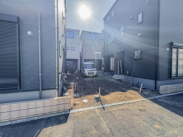 【外観】家族の温かさと陽光の暖かさ、楽しい毎日と明るい未来を予感させる「空間が織り成すひとつ先の住み心地」を演出します。