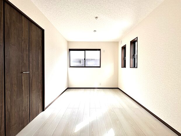 【B号棟 洋室 6帖】2階全室6帖以上(主寝室7.5帖)全室クローゼット収納完備