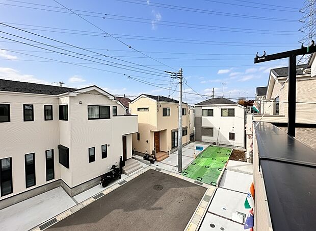 【B号棟 眺望】新しい家並み、高い建物のない低層住居専用地域の眺望