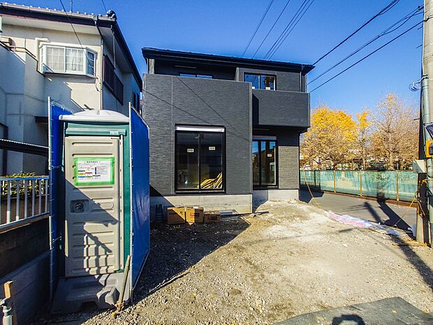 【外観】陽当りが良いと、洗濯物が乾きやすいですし、湿気やカビの心配も減るので快適です。寒い冬の日でも、日差しが届くと家の中が暖かくなりますね。