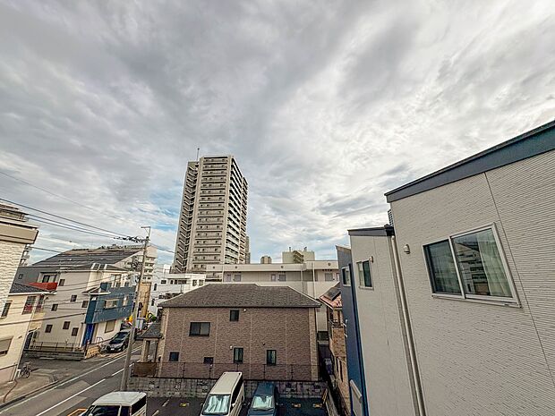 【眺望】眺望や窓からの景色が良いと、家で過ごす時間も快適です。