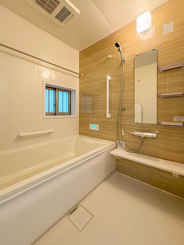 【浴室】一日の疲れを癒してくれるお風呂空間。使いやすさと上質な質感を両立して、単なる習慣から特別な時間に変わるはず。