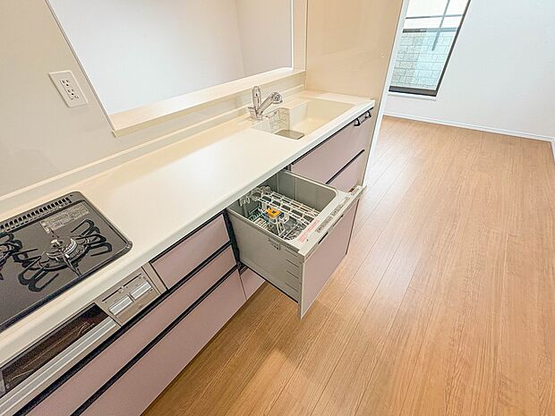 【ビルトイン食器洗浄乾燥機】食器洗いのわずらわしさから開放してくれる嬉しい設備。