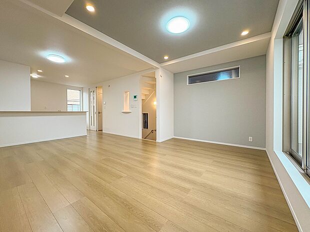 D号棟【LDK19.5帖】爽やかな日差しが差し込む明るいリビングです。