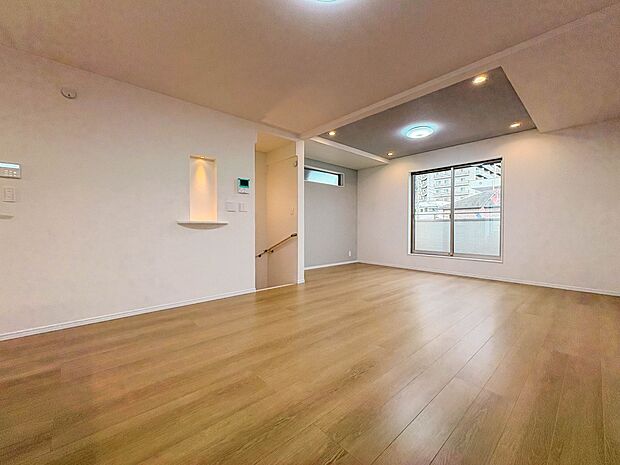 D号棟【LDK19.5帖】広々としたリビングダイニング。ゆったりとしたキッチン。