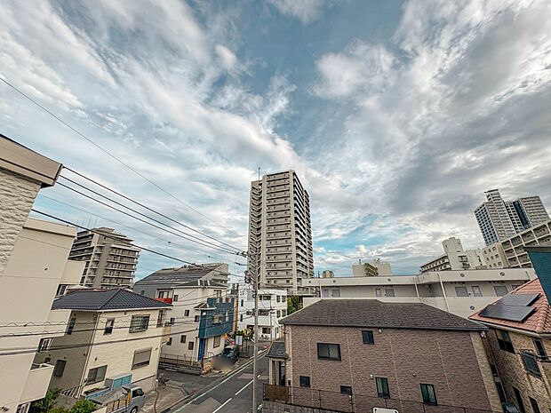 【眺望】眺望や窓からの景色が良いと、家で過ごす時間も快適です。