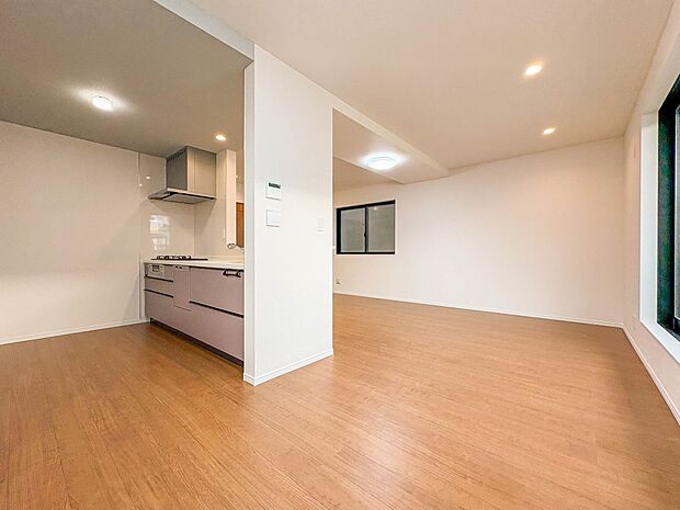 A号棟【LDK18.5帖】明るく開放的な空間が広がるLDK。