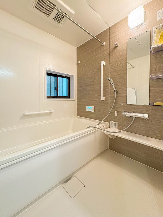 【浴室】一日の疲れを癒してくれるお風呂空間。使いやすさと上質な質感を両立して、単なる習慣から特別な時間に変わるはず。