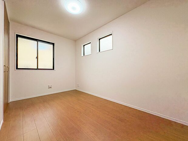 【洋室5帖】こちらの物件が少しでも気になるようでしたらお気軽にお問合せください。