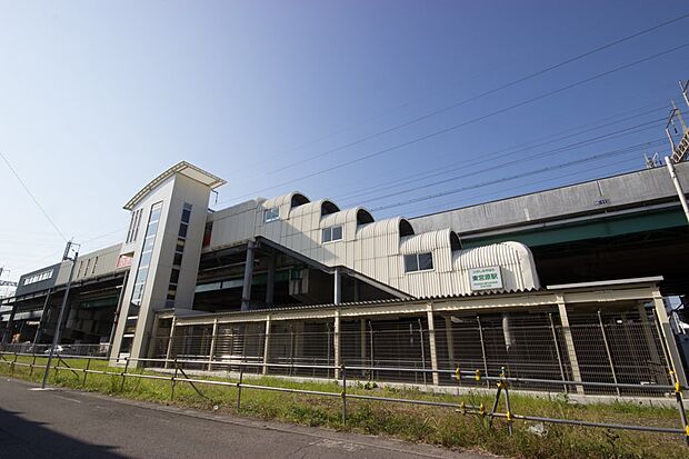 駅 160m 東宮原駅(埼玉新都市交通伊奈線の駅です。高架駅です。駅周辺には、美容院、美容室、ドラッグストア、調剤薬局などがオープンしていて、ちょっとしたお買い物に便利です。)