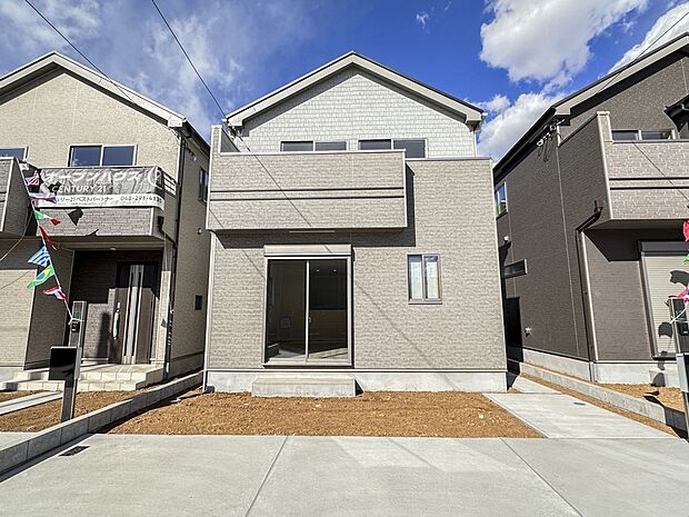 【外観】家は一生のお買物。自分ならではの家族ならではの、家にしたい。書斎を設ける。子どものプレイングルームを設ける。趣味のオーディオルームを設置する。夢を追うオンリーワンの家です。