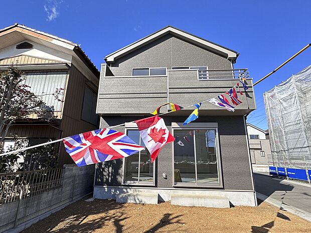 【外観】家は一生のお買物。自分ならではの家族ならではの、家にしたい。書斎を設ける。子どものプレイングルームを設ける。趣味のオーディオルームを設置する。夢を追うオンリーワンの家です。