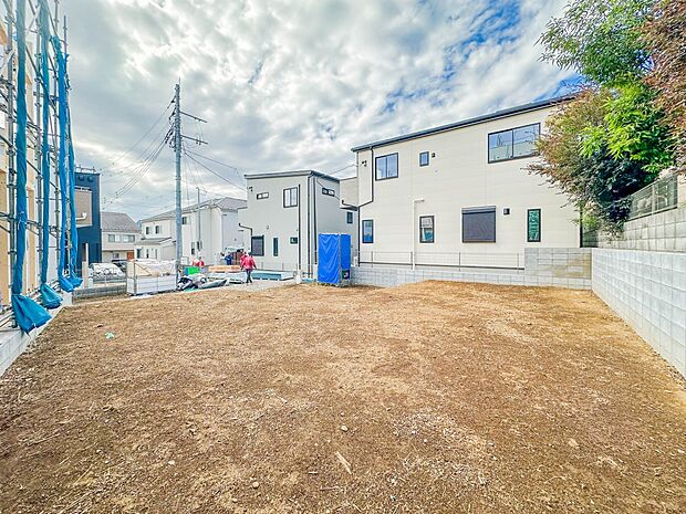 【現地土地写真】家の良し悪しだけでなく周辺環境も重要なポイント。