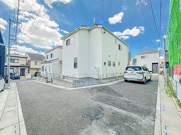 【前面道路-幅員約4ｍ-】車の通行がほとんどないので、静かな住環境を維持することができます。