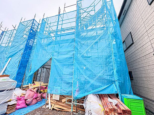 【外観】こちらの物件に少しでもご興味がありましたら、お気軽にお電話下さい。ネット上で「見えない物」「わからない事」でも、実際にご見学いただくことで、手に取るようにおわかりいただけるはずです。…