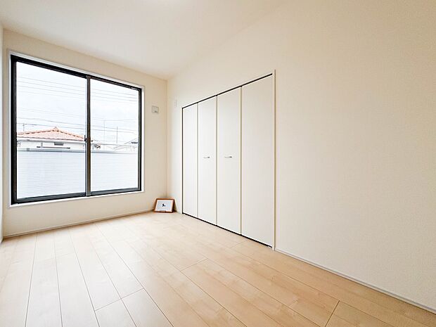 【洋室】充実した生活は伸びやかな居室空間から始まります。快適に・伸びやかに。心の潤いを求める方々へ。