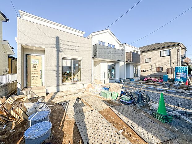 【外観】家族の温かさと陽光の暖かさ、楽しい毎日と明るい未来を予感させる「空間が織り成すひとつ先の住み心地」を演出します。