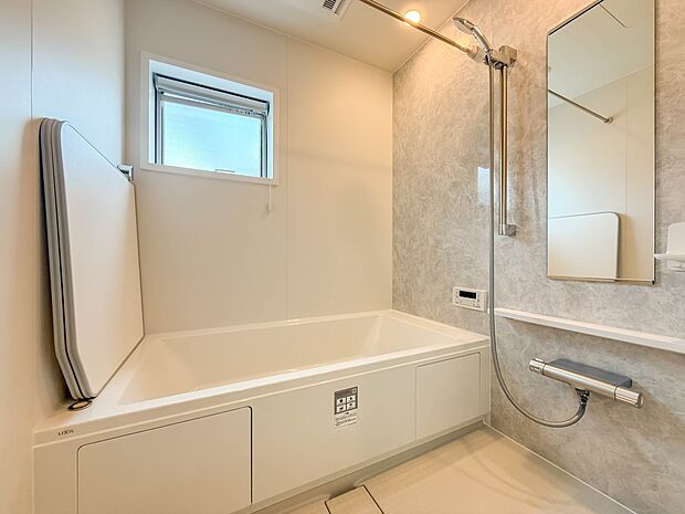 1号棟【浴室】一日の疲れを癒してくれるお風呂空間。使いやすさと上質な質感を両立して、単なる習慣から特別な時間に変わるはず。