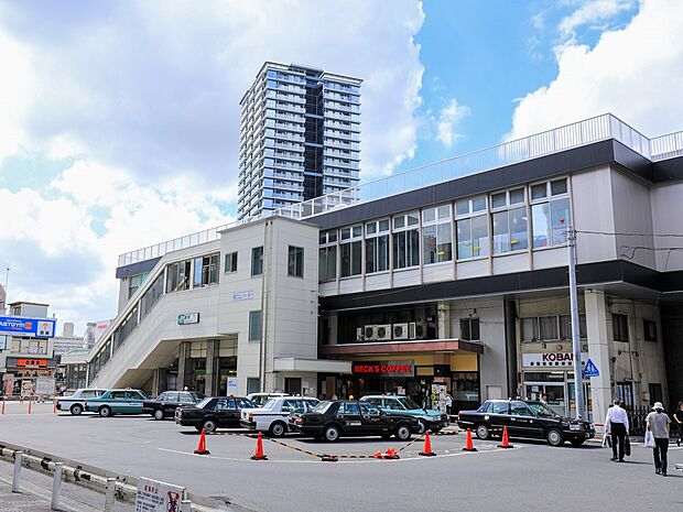 駅 2240m 蕨駅(1893年(明治26年)開業の駅。JR京浜東北線の快速、各駅停車が停車します。蕨市は全国の市の中で最も面積が狭い、住宅の街です。都内に出やすく、フットワークよく買い物な…