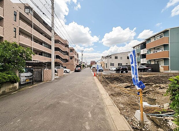 A号棟【外観】ご家族が集まるLDKは、パントリーを含めて広々とした20帖。2階には4つの居室を確保し、お子様それぞれの個室やテレワークスペースなど、多彩な使い方が可能です。