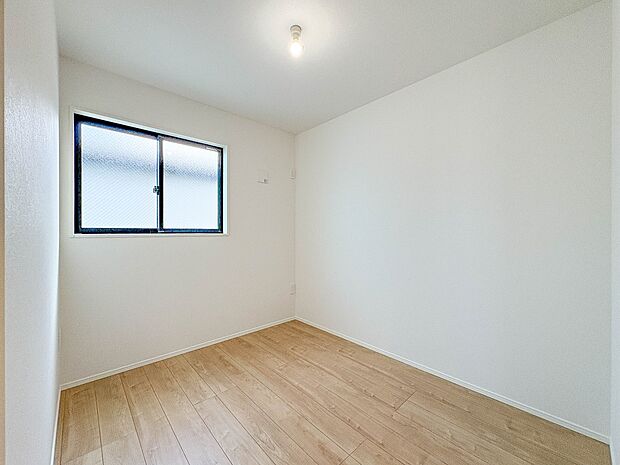 1号棟【洋室】充実した生活は伸びやかな居室空間から始まります。快適に・伸びやかに。心の潤いを求める方々へ。