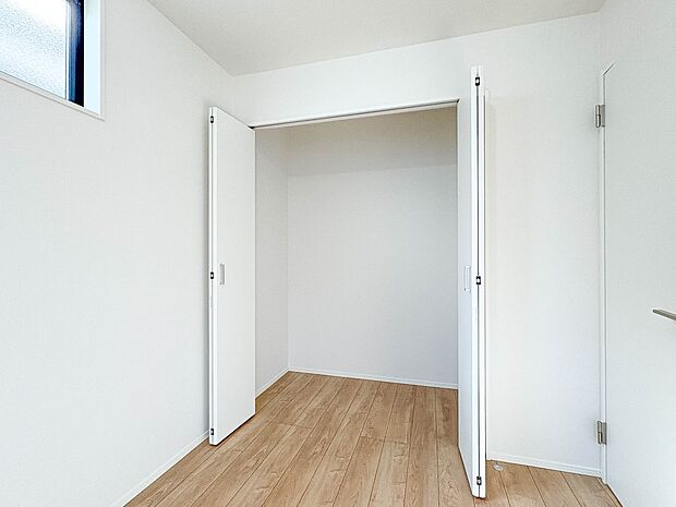 1号棟【収納スペース】収納スペースも十分な大きさがございます。