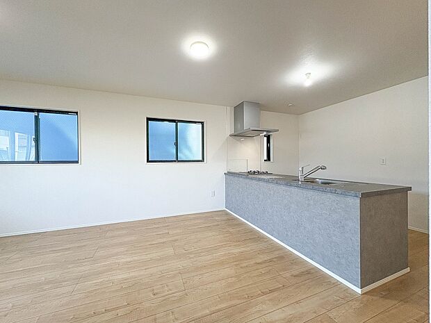 1号棟【LDK16.5帖＋床暖房】愛を感じる、幸せを想う、心地よさを受けとる家の各スペースや各お部屋のさまざまな設備。人として日々の暮らしを先へすすめる設備・仕様を採用しています。